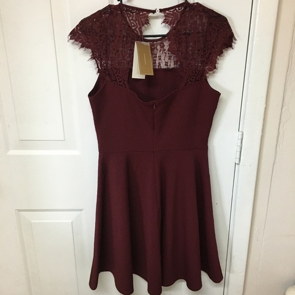 Francesca's SIZE L LACE TOP RED DRESS NWT - Picture 1 of 3